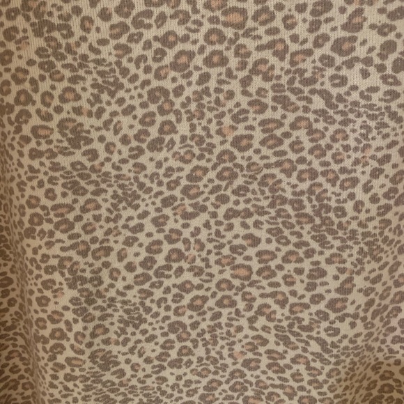Cheetah print shirt - Picture 2 of 3